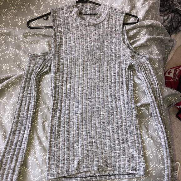 Grey shirt - Picture 1 of 2